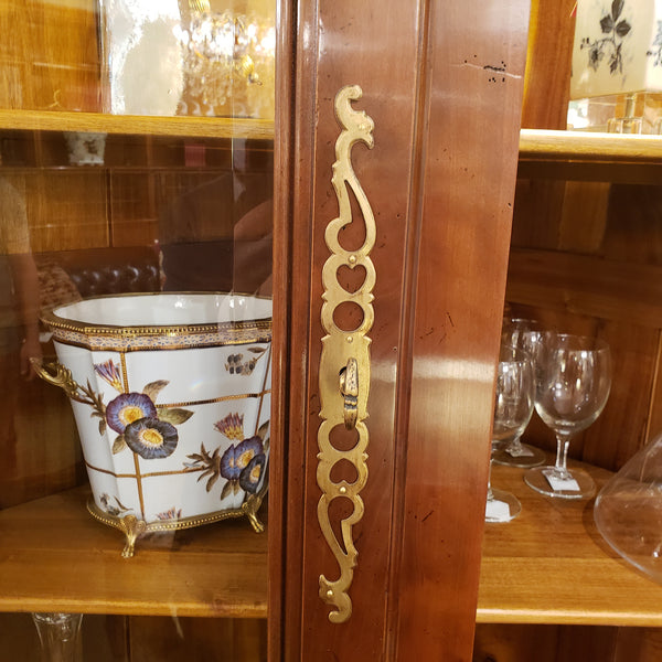 Louis VX Corner Cabinet - Cherry