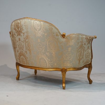 Louis XV Bordeaux Loveseat - Design