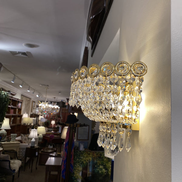 Venon Sconce