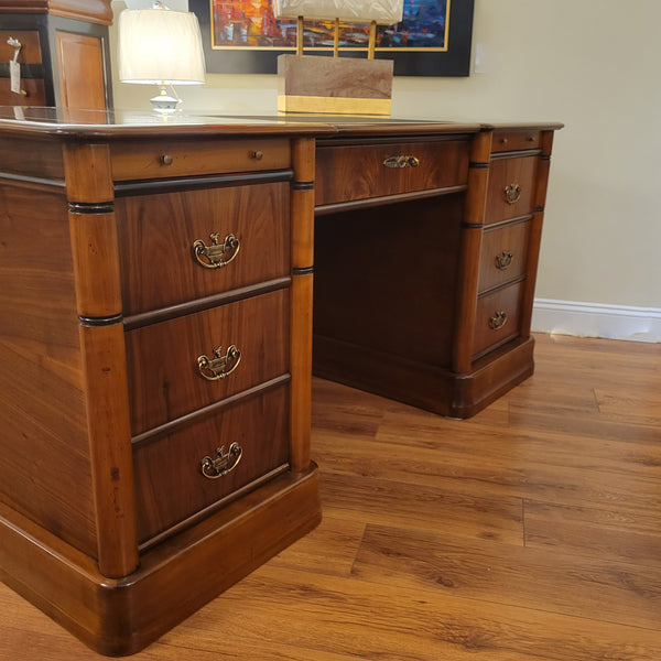 Grand Bureau Ministre Desk