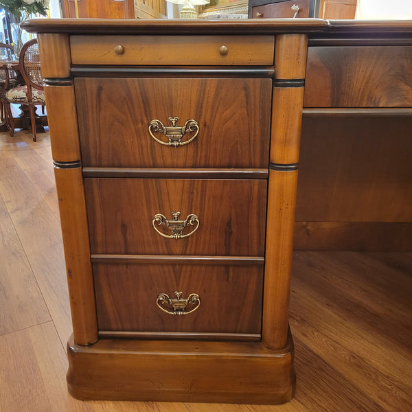 Grand Bureau Ministre Desk