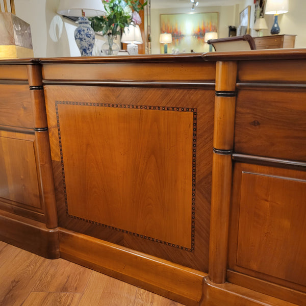 Grand Bureau Ministre Desk