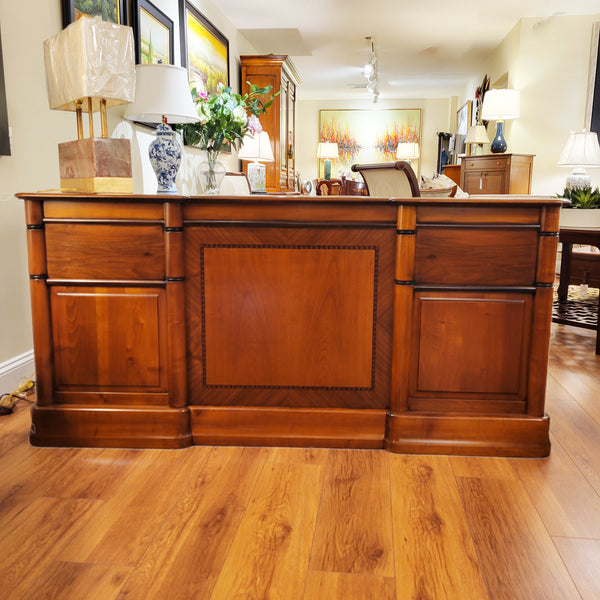 Grand Bureau Ministre Desk