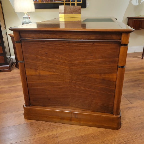 Grand Bureau Ministre Desk
