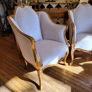 Louis XV Armchair Solid Mohagany Gold Leaf Fabric Velours Blanc