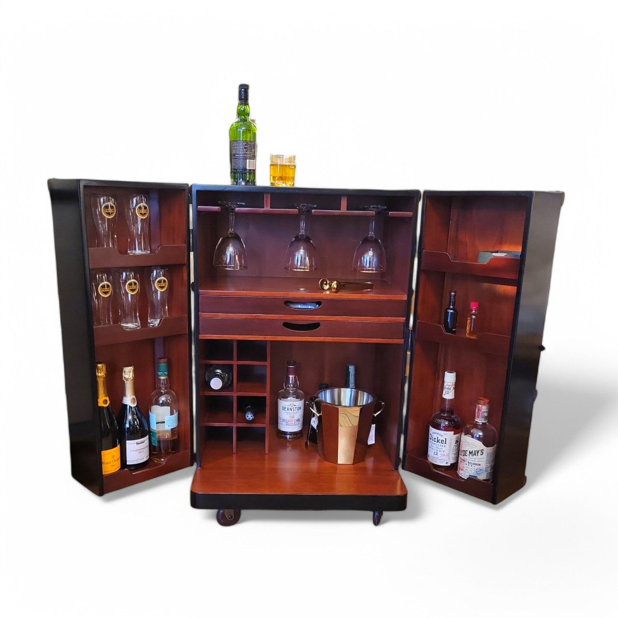 Petite Travel Bar