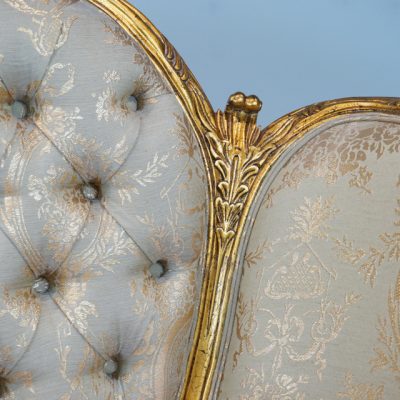 Louis XV Bordeaux Loveseat - Design