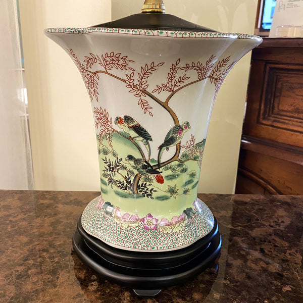 Porcelain Scallops Vase Table Lamp